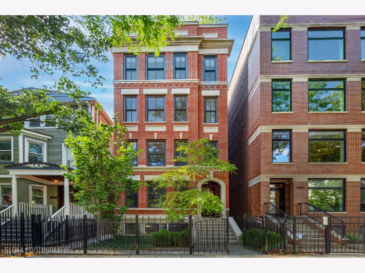  For Sale Chicago Illinois, 1942 Sedgwick Street