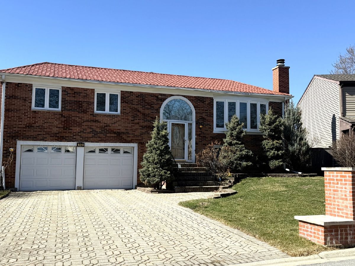 Homes & Condos & Townhomes For Sale Waterbury Roselle Illinois, 110 Andover Drive