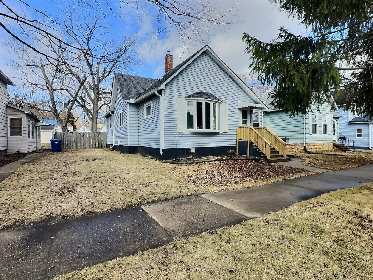  For Sale Clinton Iowa, 516 5th Avenue