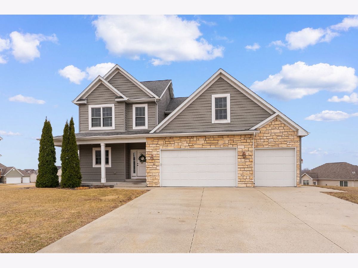  For Sale Le Claire Iowa, 17 Blackstone Circle