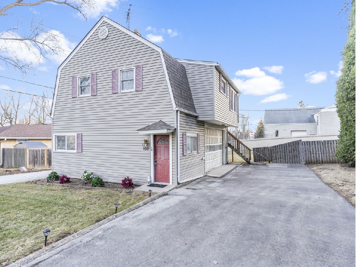  For Sale Willow Springs Illinois, 102 Park Street