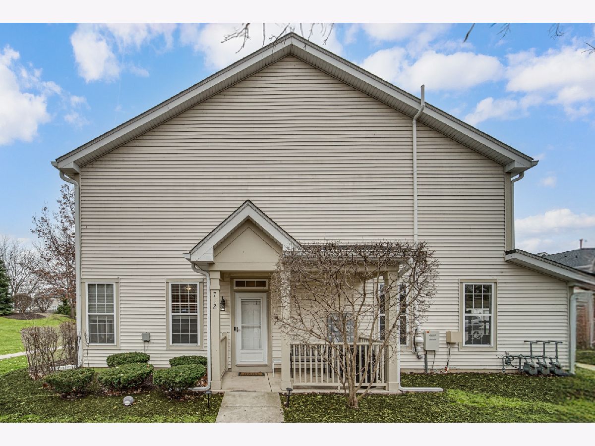  For Sale Lakemoor Illinois, 712 Morris Court