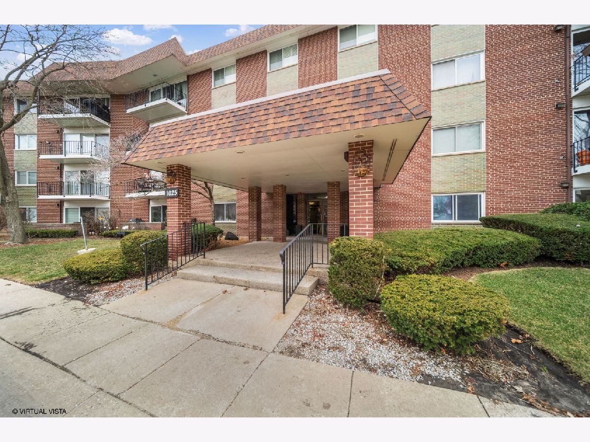  For Sale Arlington Heights Illinois, 1025 Fernandez Avenue