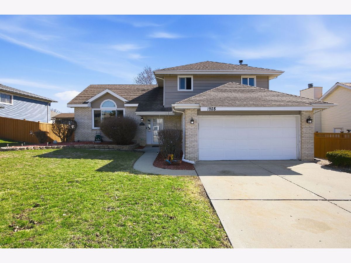  For Sale Crest Hill Illinois, 1928 Sybil Drive