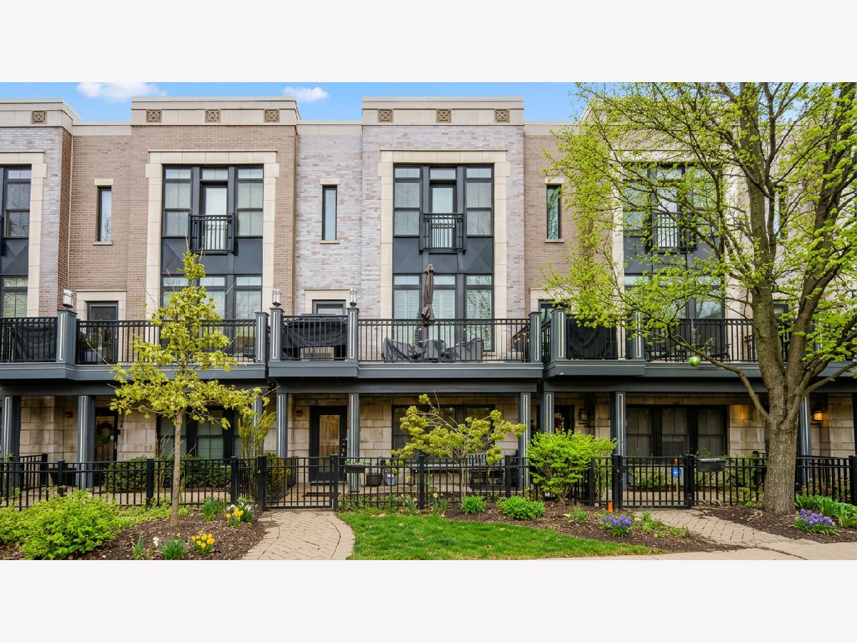  For Sale Chicago Illinois, 3024 Newport Avenue