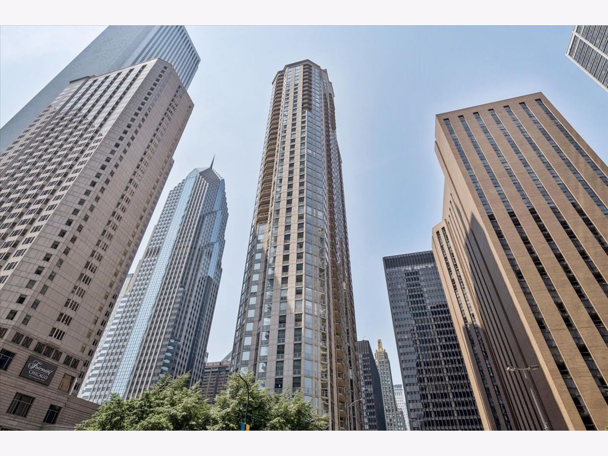  For Sale Chicago Illinois, 222 Columbus Drive