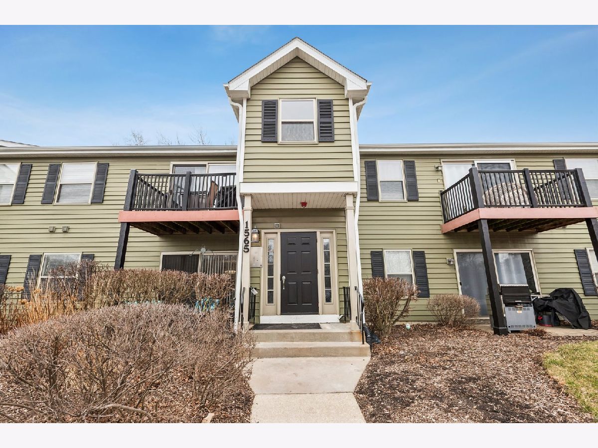  For Sale Naperville Illinois, 1565 Raymond Drive