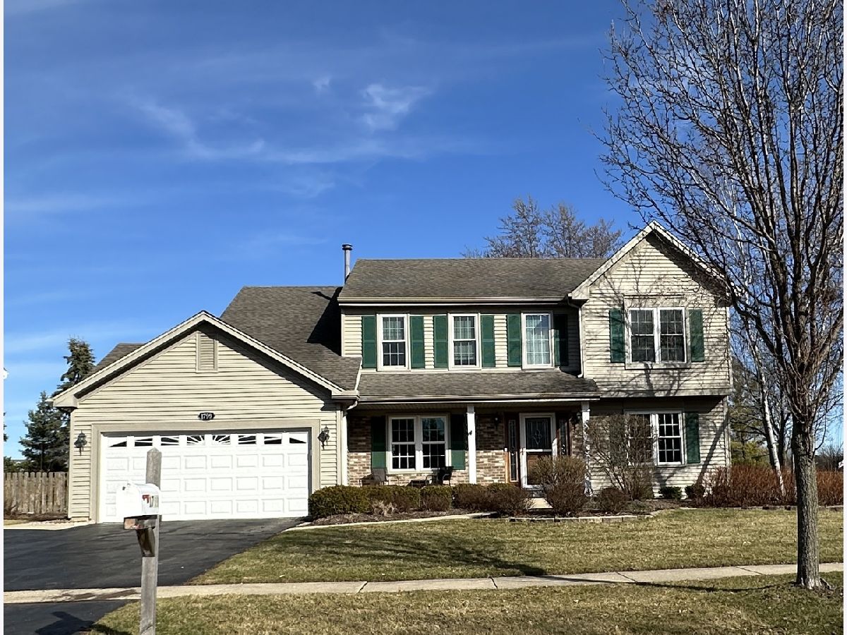 Homes Rented Hampton Hills Crystal Lake Illinois, 1799 Deerhaven