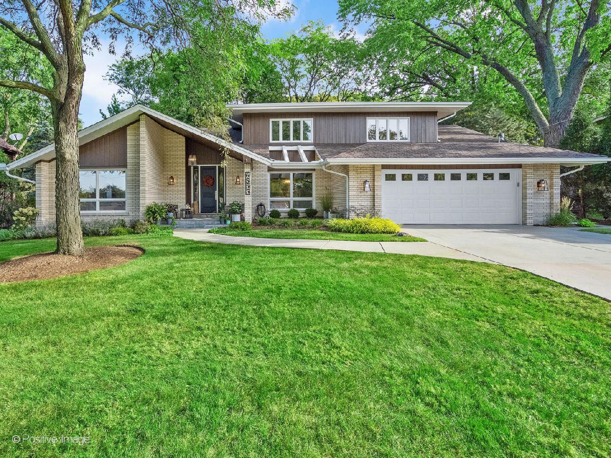  For Sale Indian Head Park Illinois, 6555 Shabbona Road