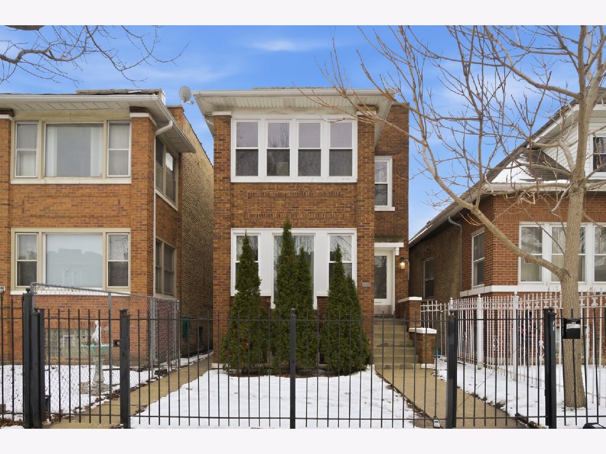  For Sale Chicago Illinois, 4045 Nelson Street