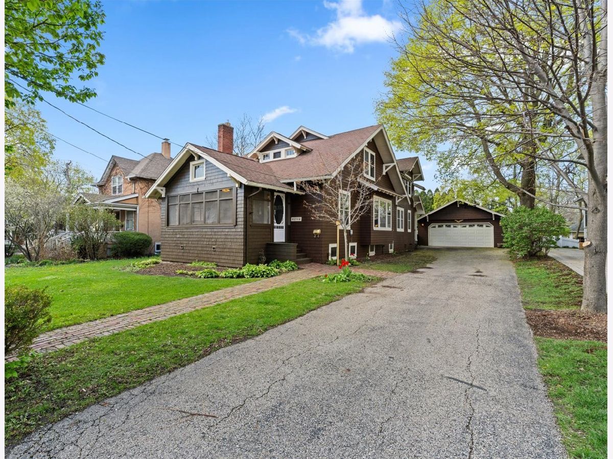  For Sale Barrington Illinois, 246 Lake Street