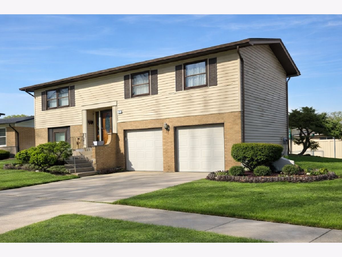  For Sale Glenwood Illinois, 807 Manor Court