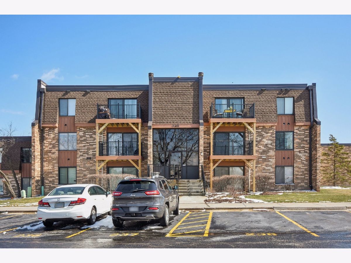  For Sale Schaumburg Illinois, 725 Limerick Lane