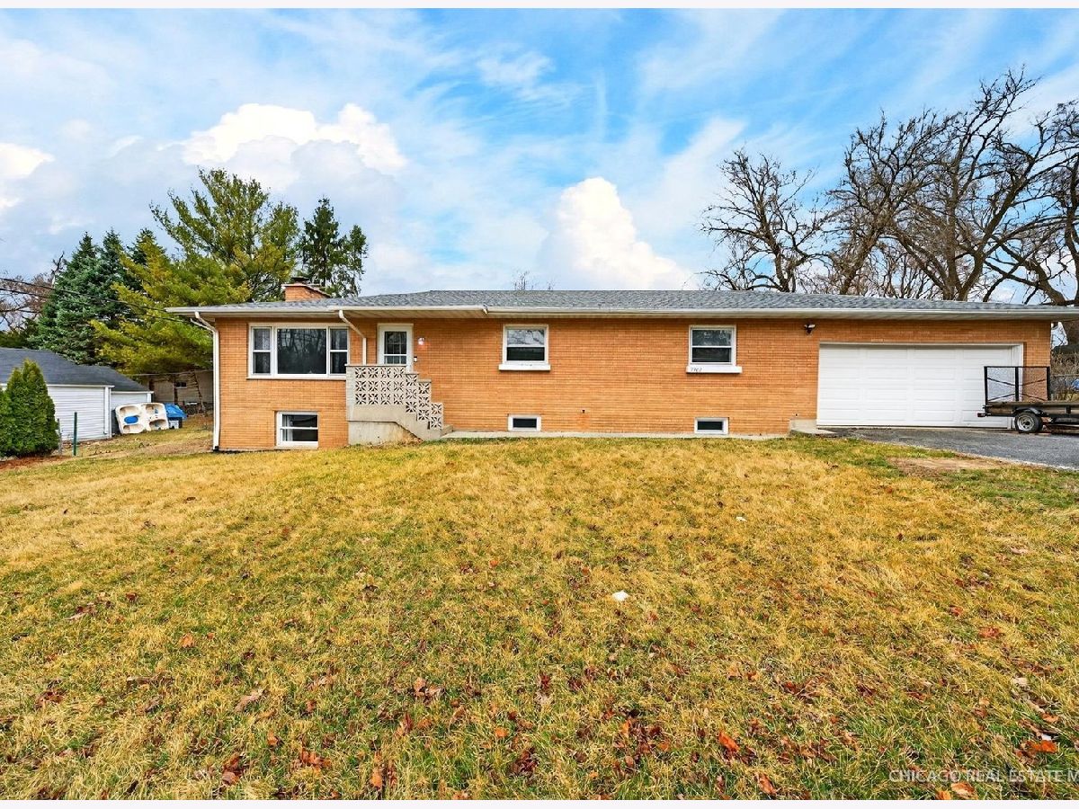  For Sale Wonder Lake Illinois, 7302 Chippewa Drive