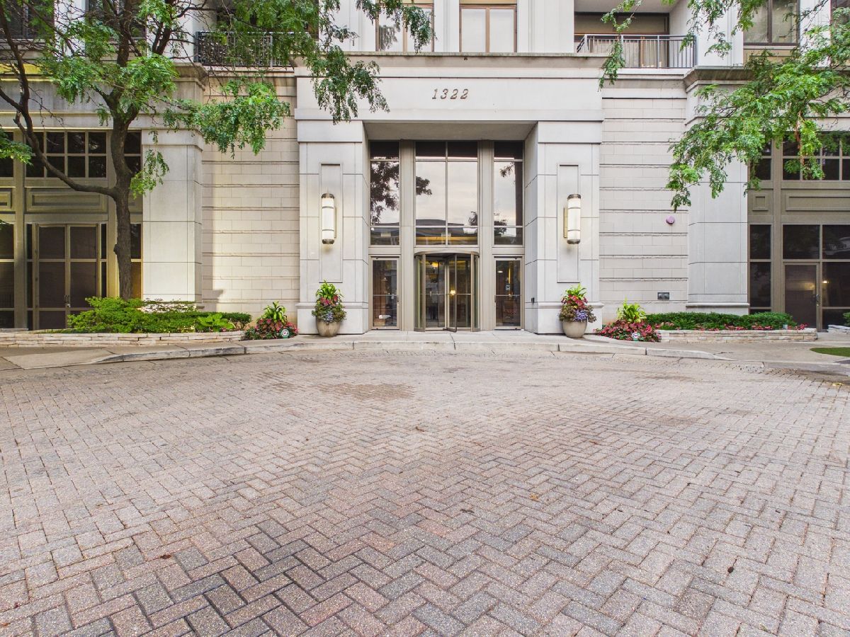 Condominiums For Sale Museum Park Tower Chicago Illinois, 1322 Prairie Avenue
