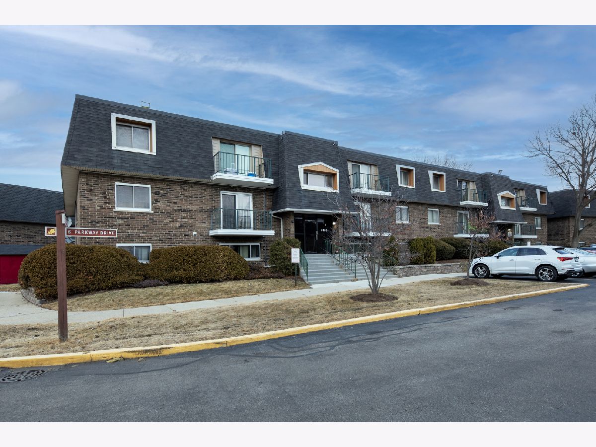  For Sale Northbrook Illinois, 3856 Parkway Drive