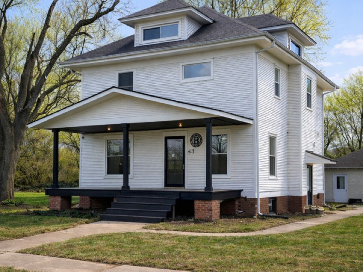  For Sale Wapella Illinois, 401 S Locust Street