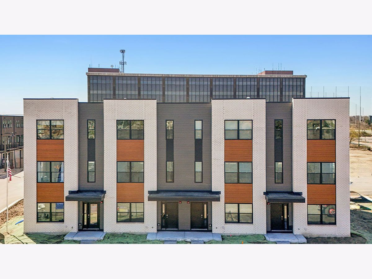 Condos & Townhomes For Sale Northgate At Veridian Schaumburg Illinois, 2227 Waters Edge Drive