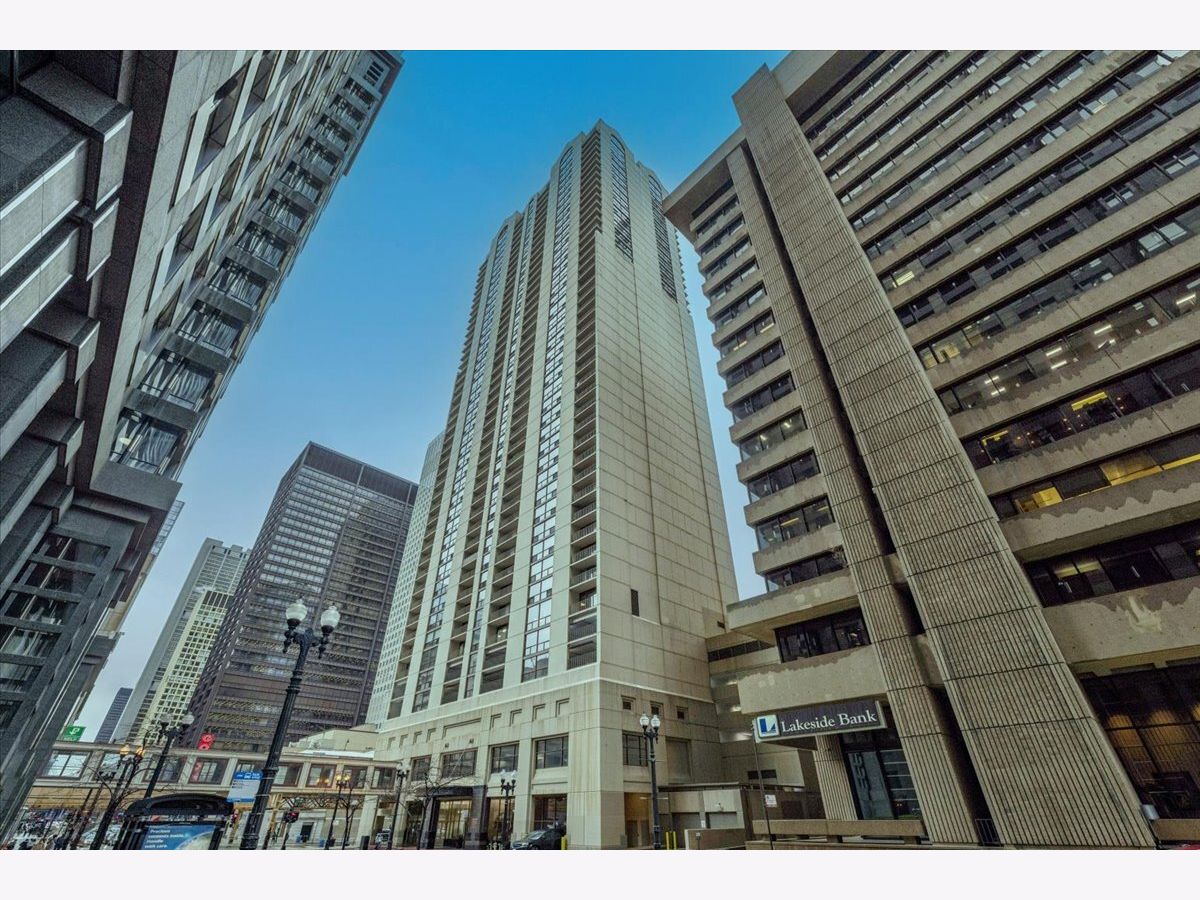  For Rent Chicago Illinois, 200 Dearborn