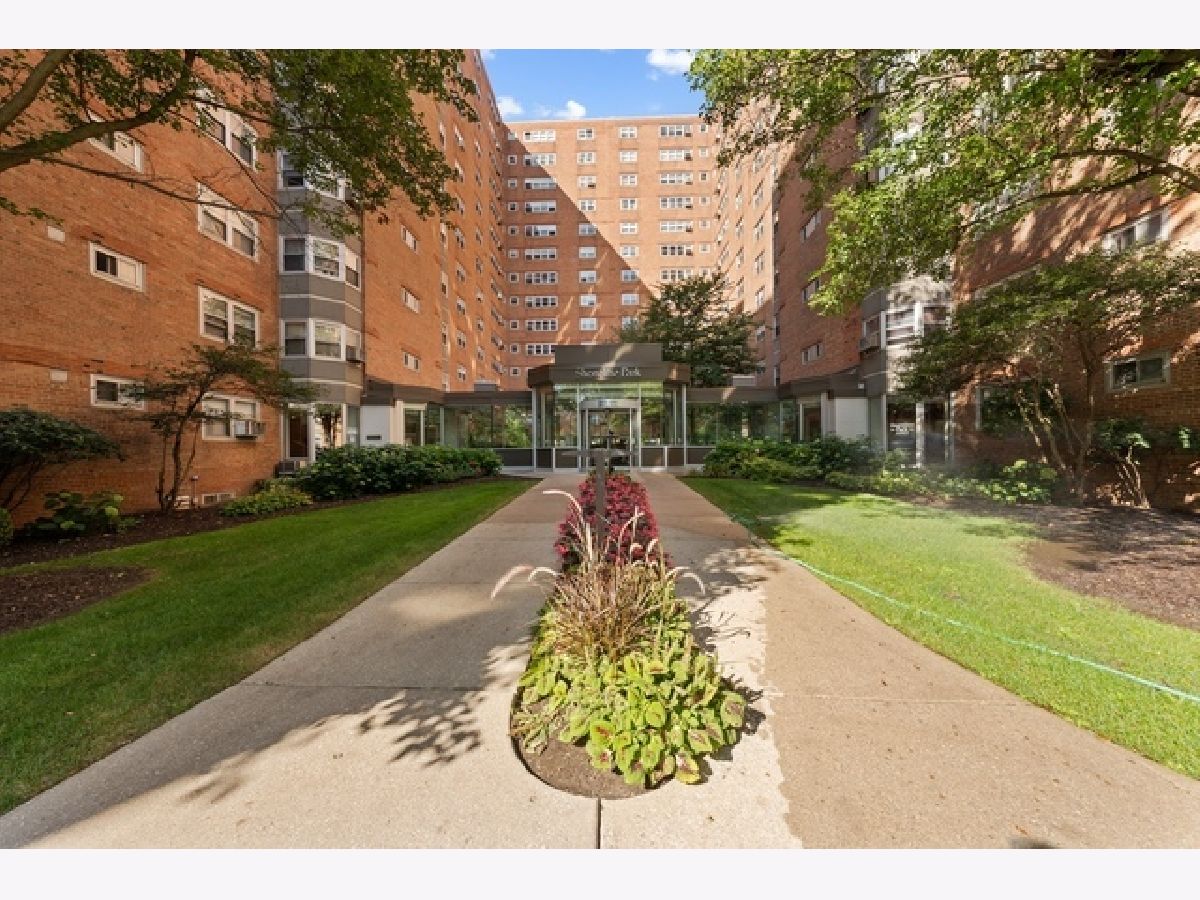 Condominiums For Rent Shoreline Park Chicago Illinois, 4960 Marine