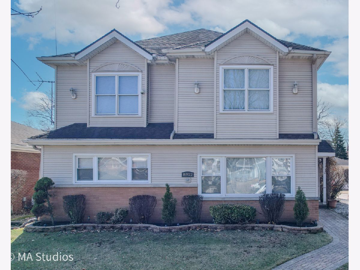  For Sale Morton Grove Illinois, 8912 Harms Road