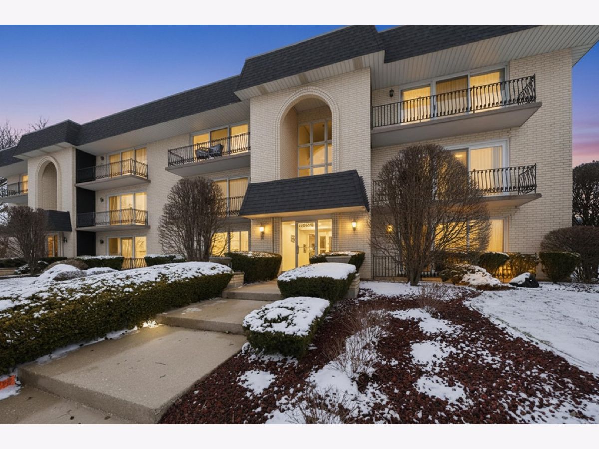 Townhomes & Condos For Sale Silver Lake Villas Orland Park Illinois, 15263 Catalina Drive