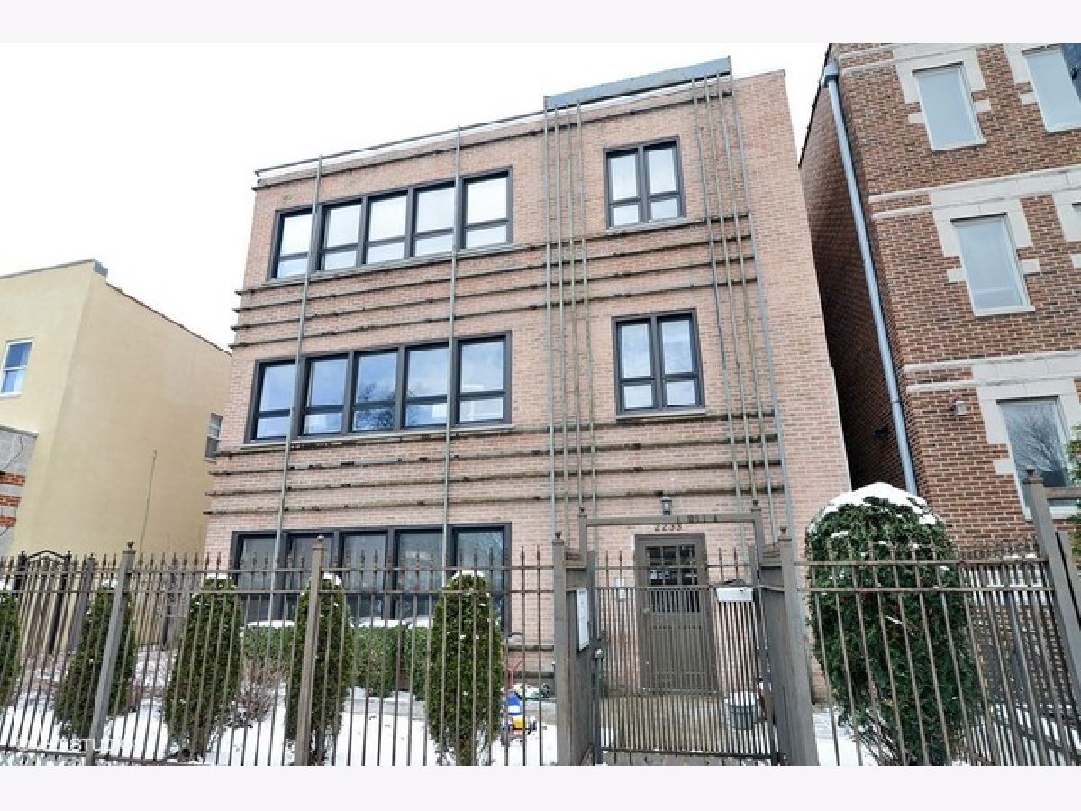  Rented Chicago Illinois, 2233 Lawrence