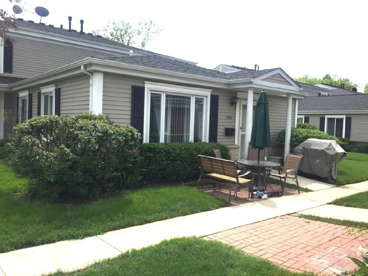  For Rent Prospect Heights Illinois, 1581 Quaker