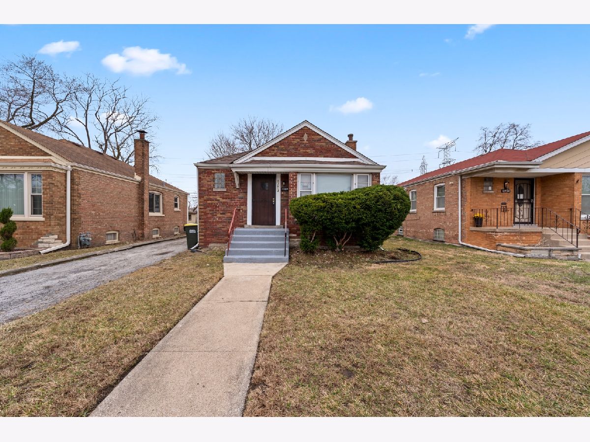  For Sale Riverdale Illinois, 13904 Tracy Avenue