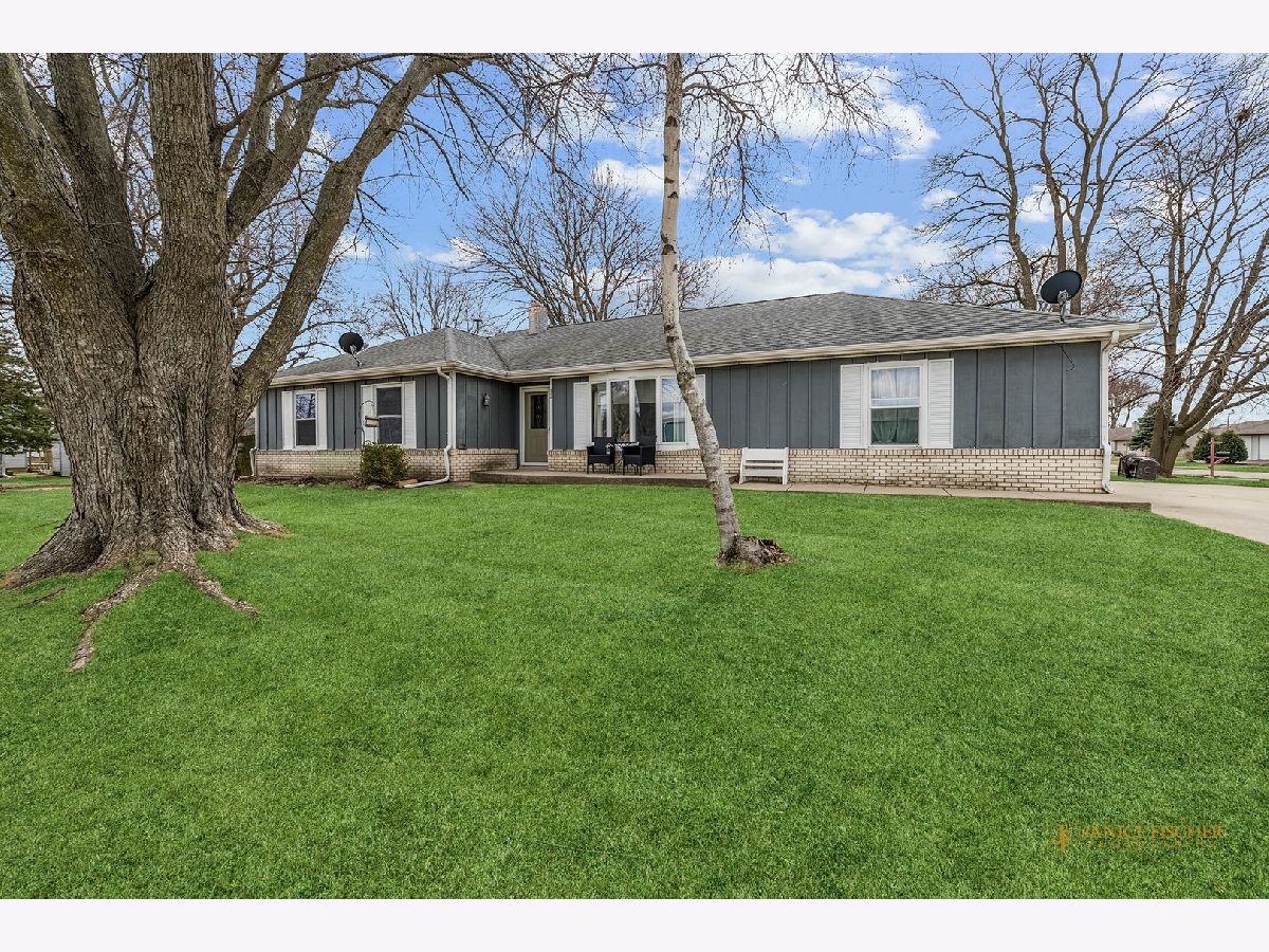  For Sale Hebron Illinois, 9712 Jean Drive