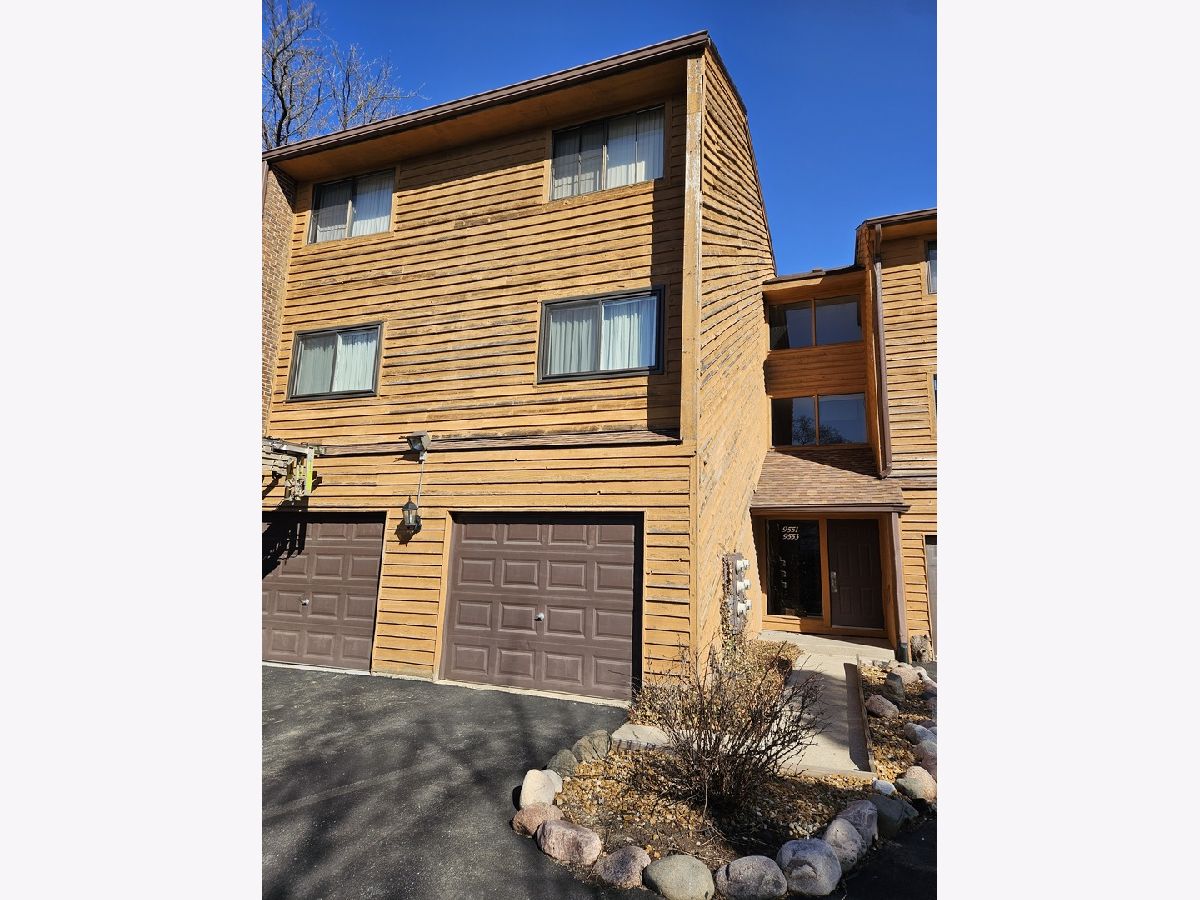  For Sale Hickory Hills Illinois, 9551 Arrowhead Drive