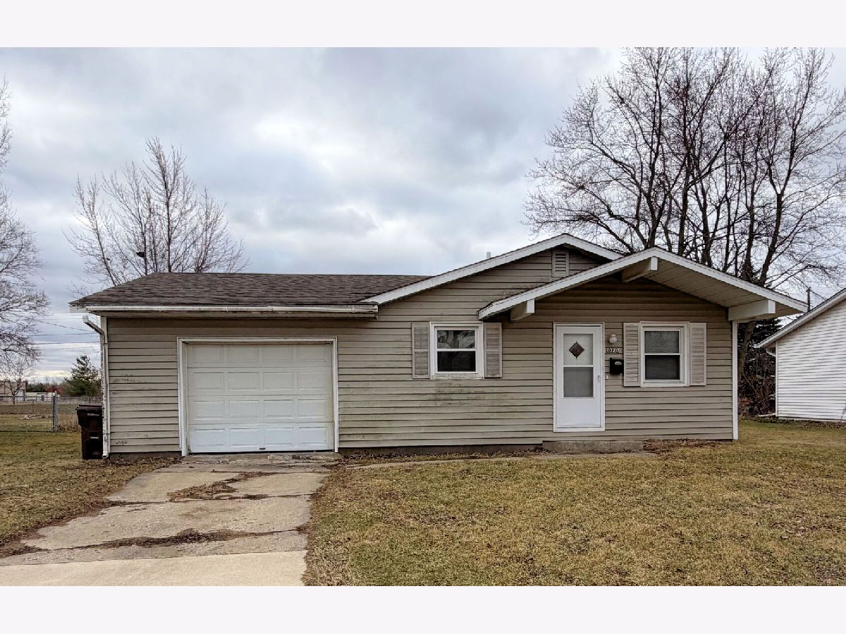  For Sale Rochelle Illinois, 1020 Avenue E