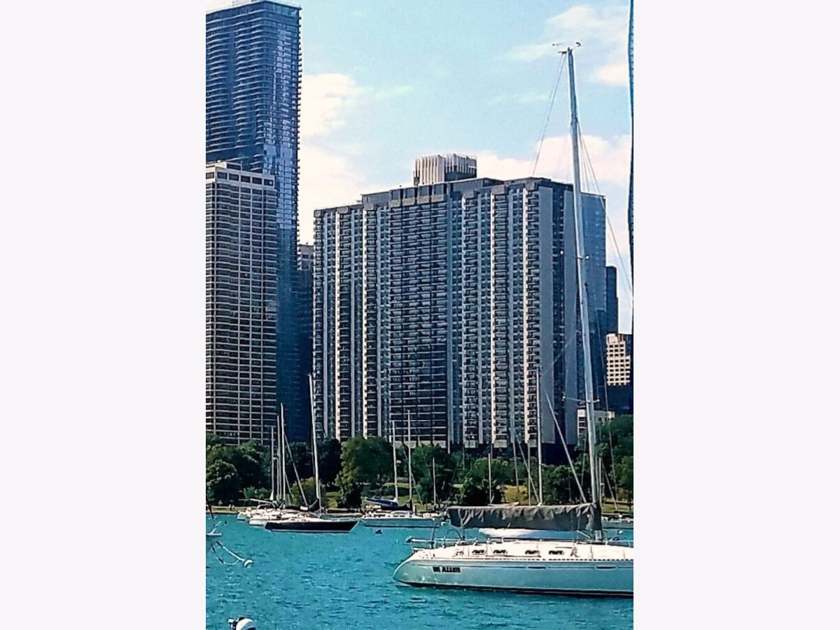 Condominiums Rented Outer Drive East Chicago Illinois, 400 Randolph