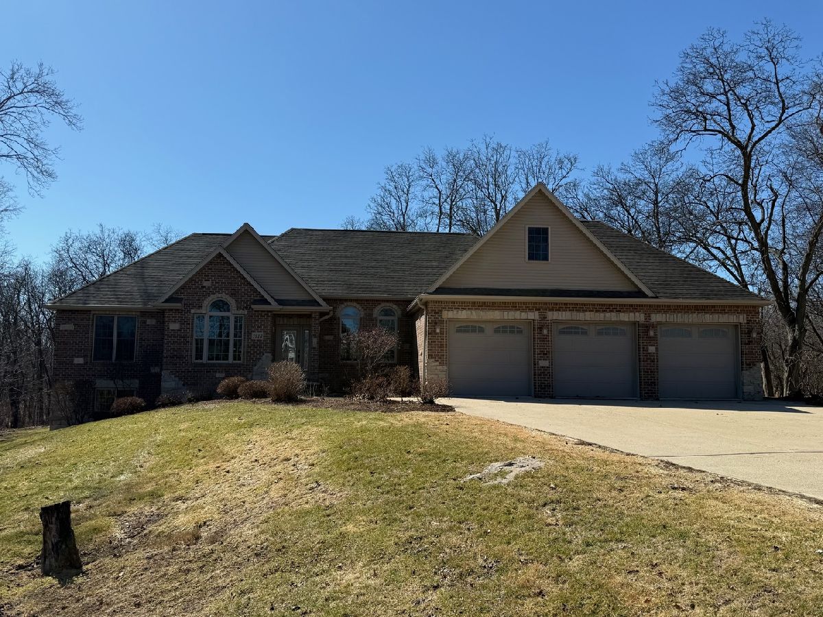  For Sale Dixon Illinois, 1913 Leopard Drive