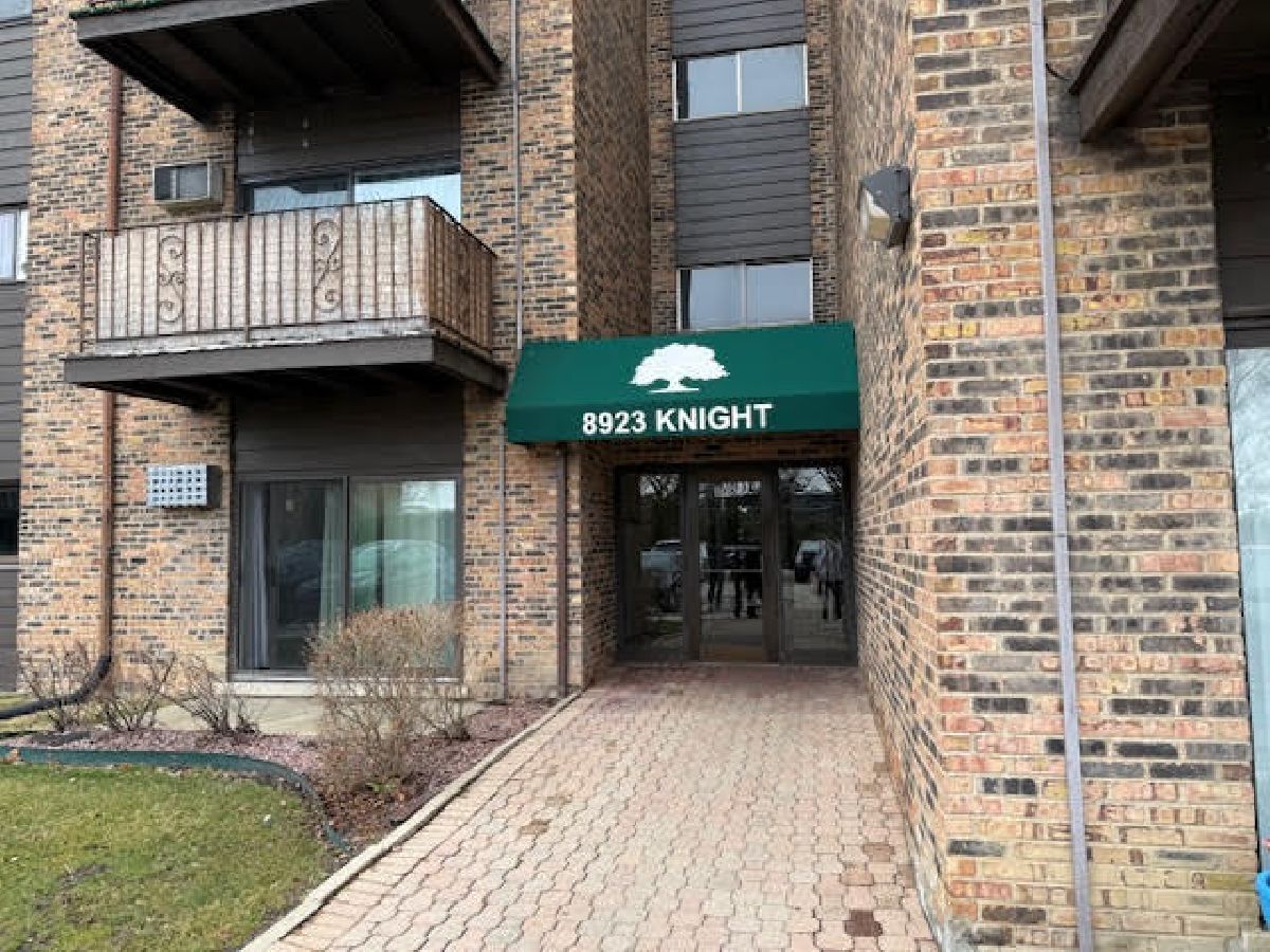  Rented Des Plaines Illinois, 8923 Knight
