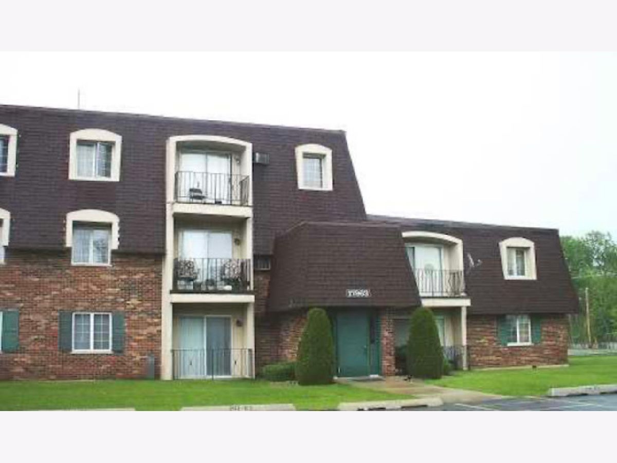  For Sale Country Club Hills Illinois, 17963 Amherst Court