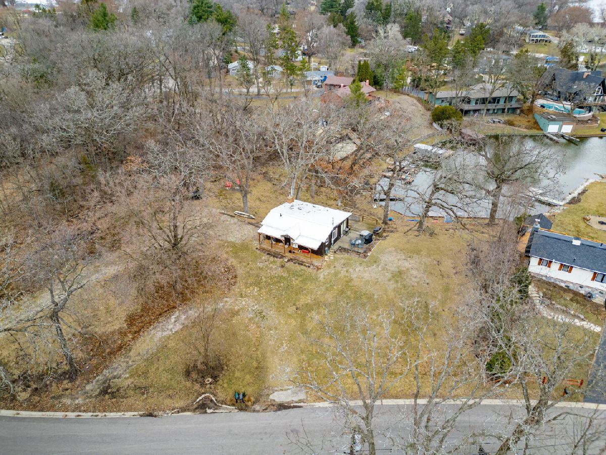  For Sale Wonder Lake Illinois, 7920 Island Lane