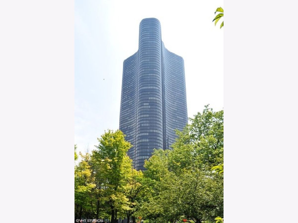 Condominiums For Rent Lake Point Tower Chicago Illinois, 505 Lake Shore