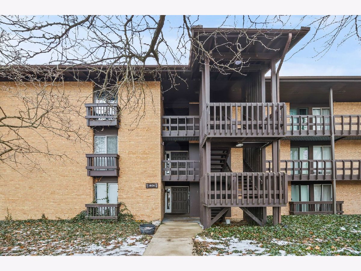  For Sale Lisle Illinois, 1601 Maple Terrace