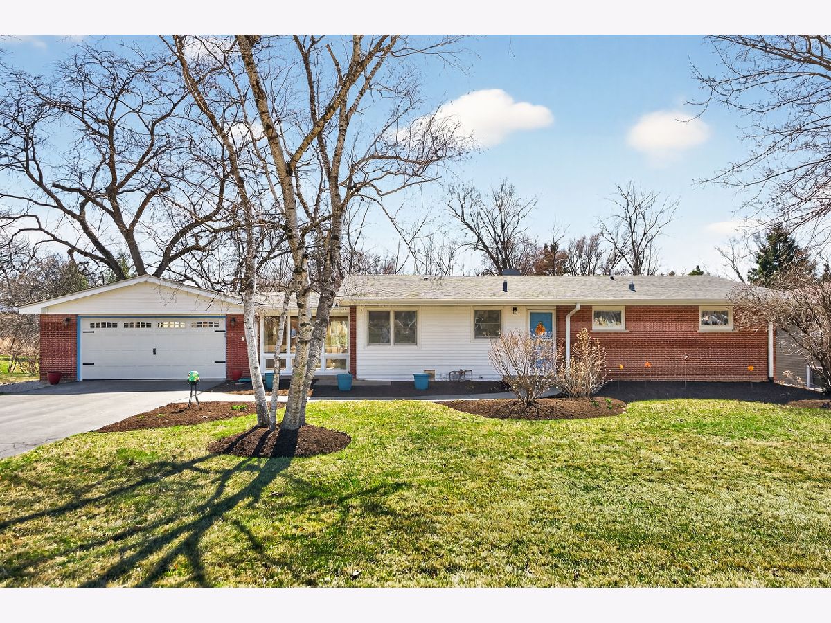 Homes & Condos & Townhomes For Sale Century Oaks East Elgin Illinois, 1009 Meadow Lane