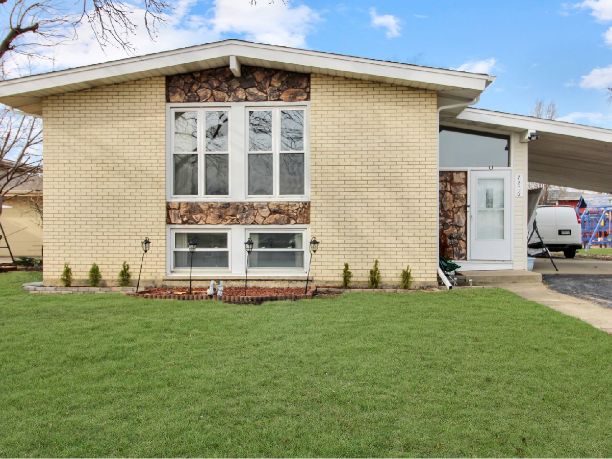  For Sale Bridgeview Illinois, 7806 80 Place