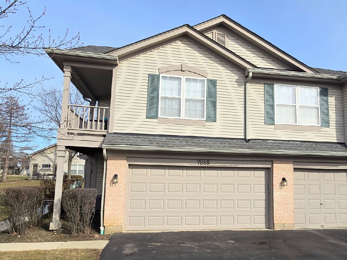 Townhomes & Condos Rented Villas Of Stonebrook Gurnee Illinois, 7068 Stratton