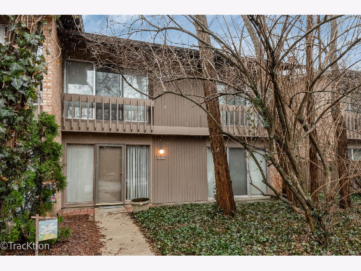  For Sale Lisle Illinois, 5919 Oakwood Drive