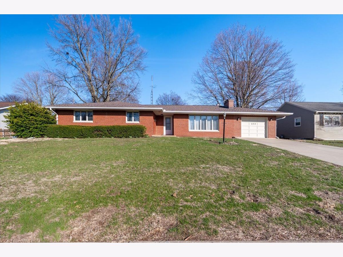 Homes & Condos & Townhomes For Sale Pleasant Hills Normal Illinois, 402 Blair Drive