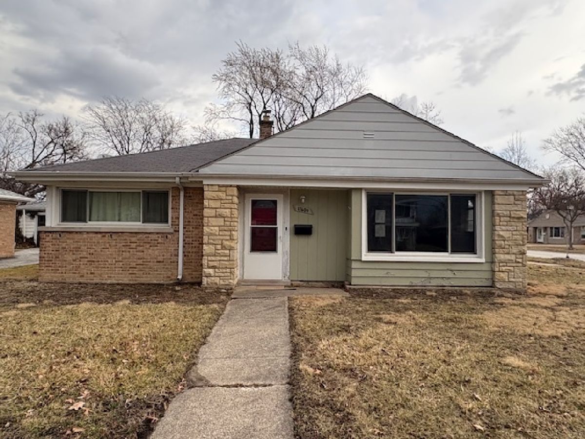  For Sale Homewood Illinois, 17609 Roosevelt Avenue