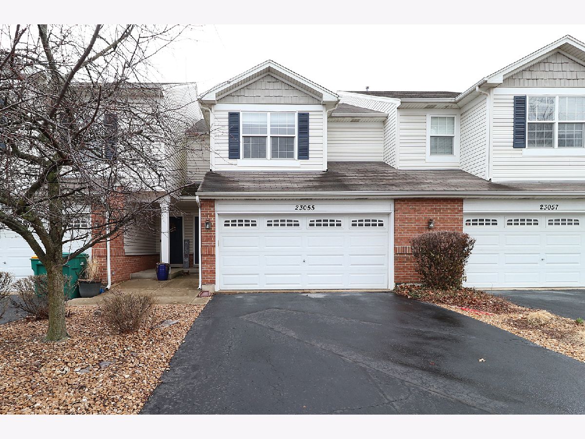 Townhomes & Homes Rented Arbor Creek Plainfield Illinois, 23055 Ironwood