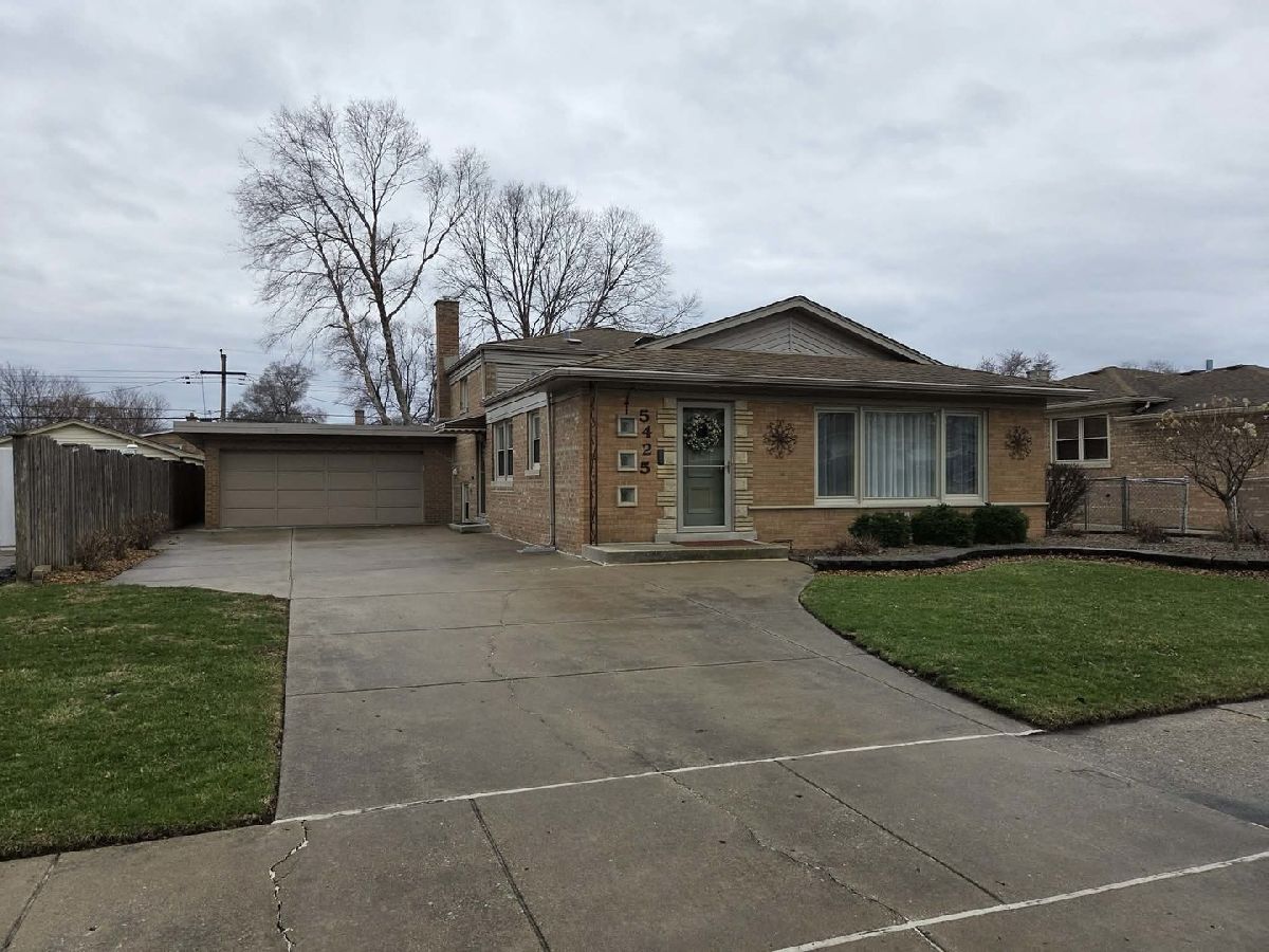  For Sale Oak Lawn Illinois, 5425 99th Street