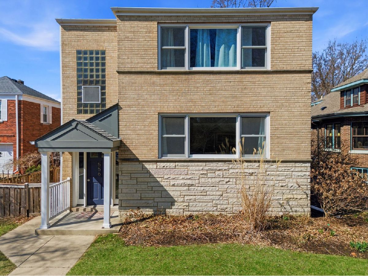  Rented Evanston Illinois, 556 Barton