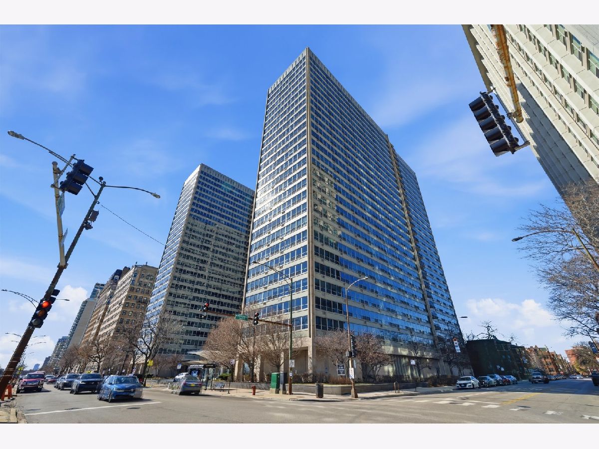  For Sale Chicago Illinois, 3550 Lake Shore Drive