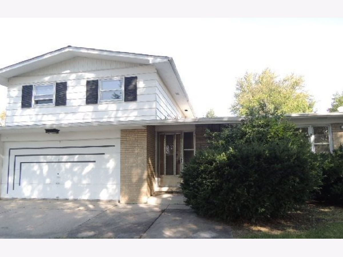  For Sale Glenwood Illinois, 831 Arquilla Drive